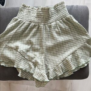 URBAN Romantics Sage Ruffle Shorts